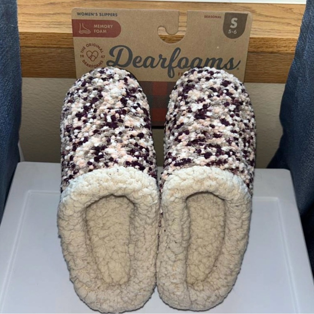 NWT Memory Foam Indoor/Outdoor Dearfoam Slippers | Size 6